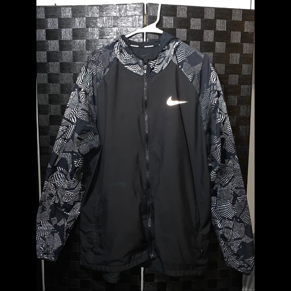 NIKE RUNNING JACKET